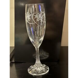VENTAGE AVON JOYOUS OCCASION EDITION CUT CRYSTAL ETCHED HEART WINE GLASS